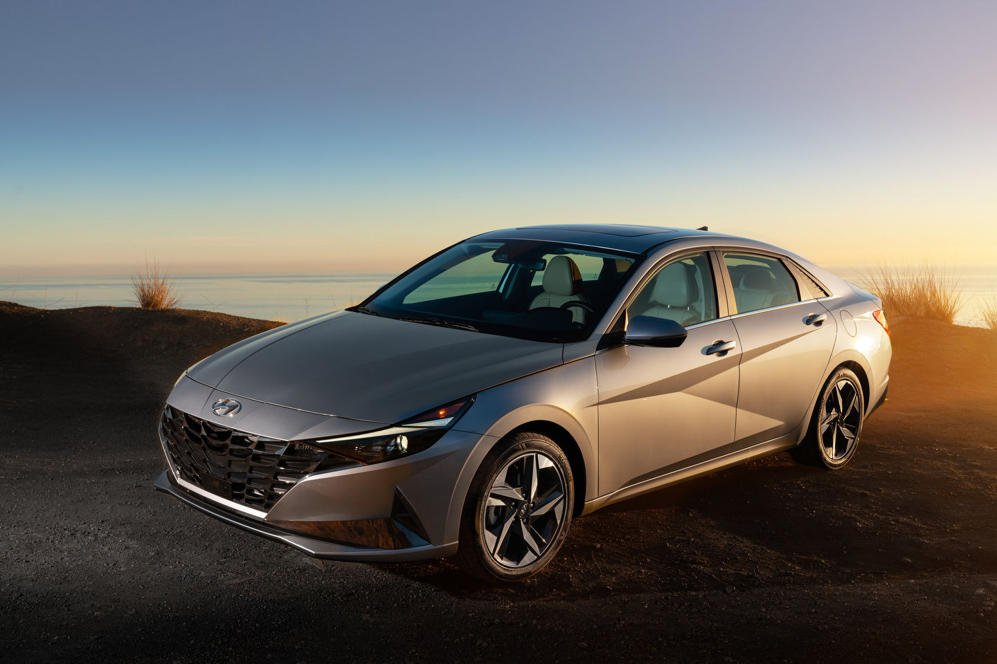 What Makes the 2023 Hyundai Elantra Stand Out from the 2023 Honda Civic