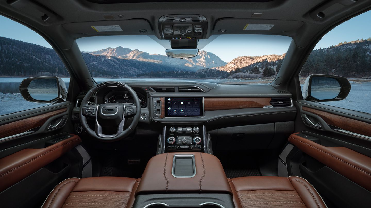 Comment la suspension pneumatique adaptative et le Super Cruise de série du Yukon XL Denali Ultimate 2026 transforment les longs trajets en famille