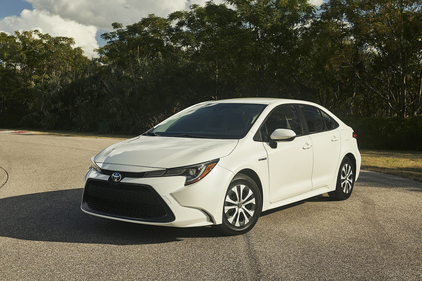 Corolla hybrid hatchback deals usa