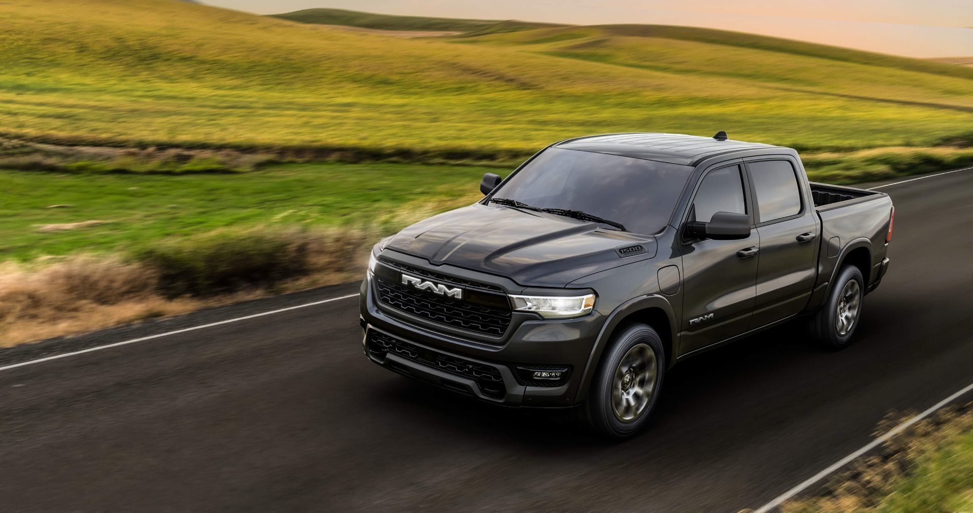 Le Ram 1500 Ramcharger 2025 innove dans le domaine de la technologie des camions électriques
