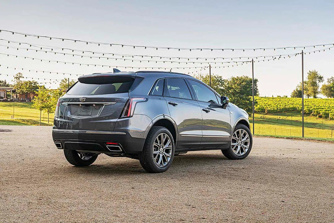lateral rear view of the 2022 Cadillac XT5