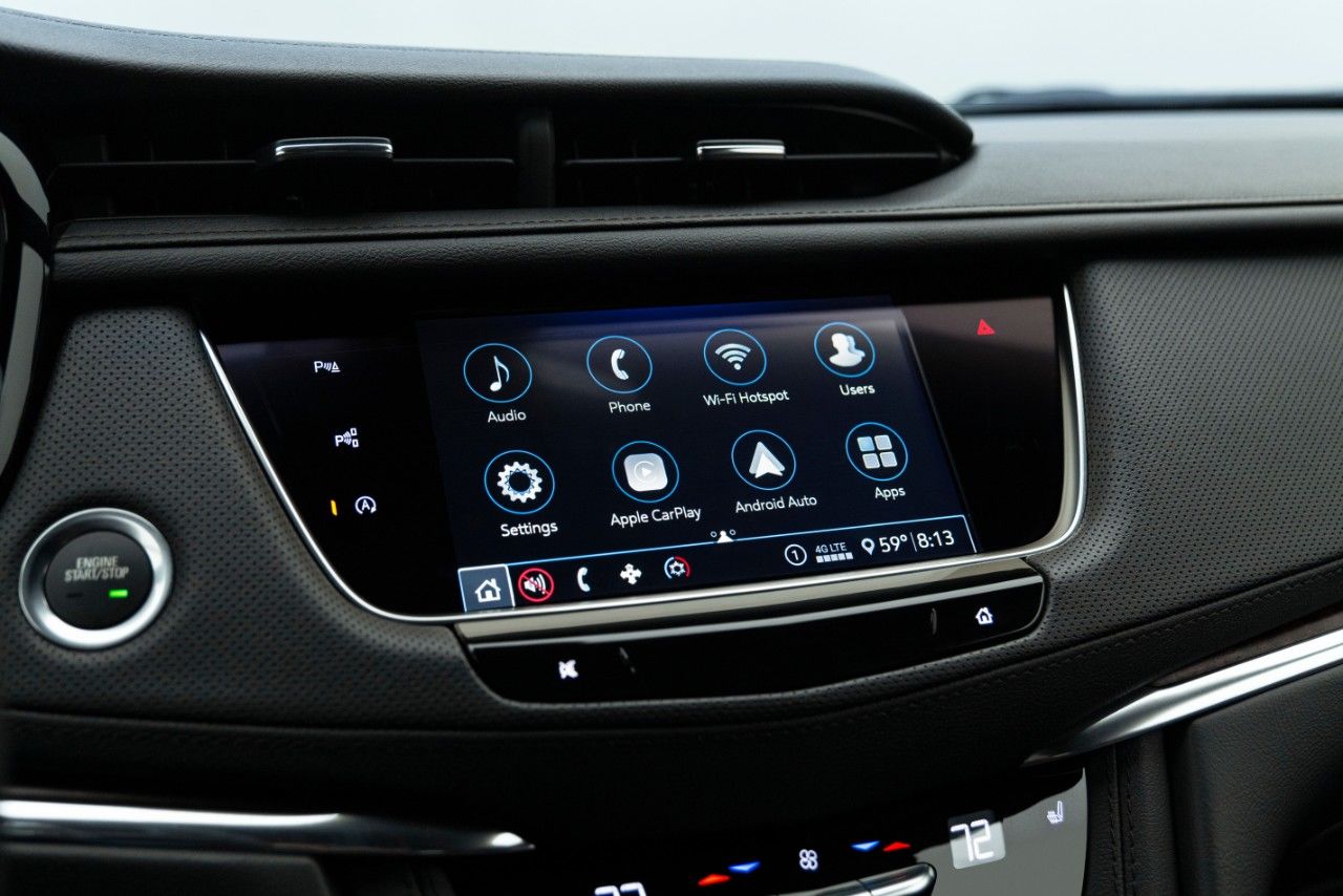 2023 Cadillac XT5 8-inch touchscreen.