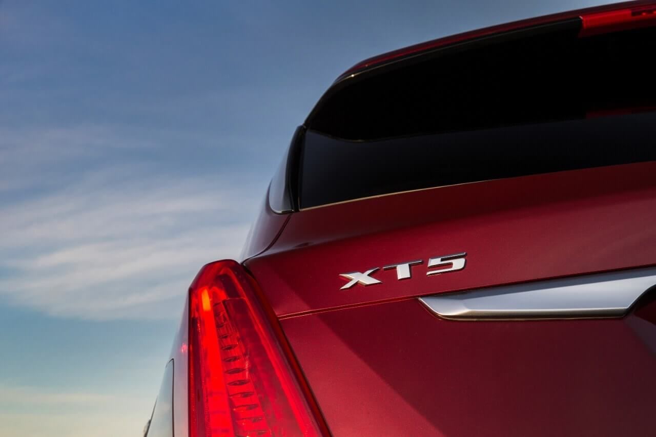 close-up of the right rear of the Cadillac XT5 showing the XT5 logo