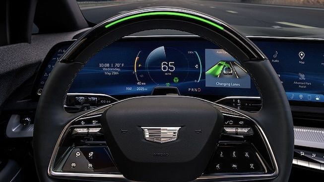 Démonstration de l'aide à la conduite du Cadillac Optiq 2025.