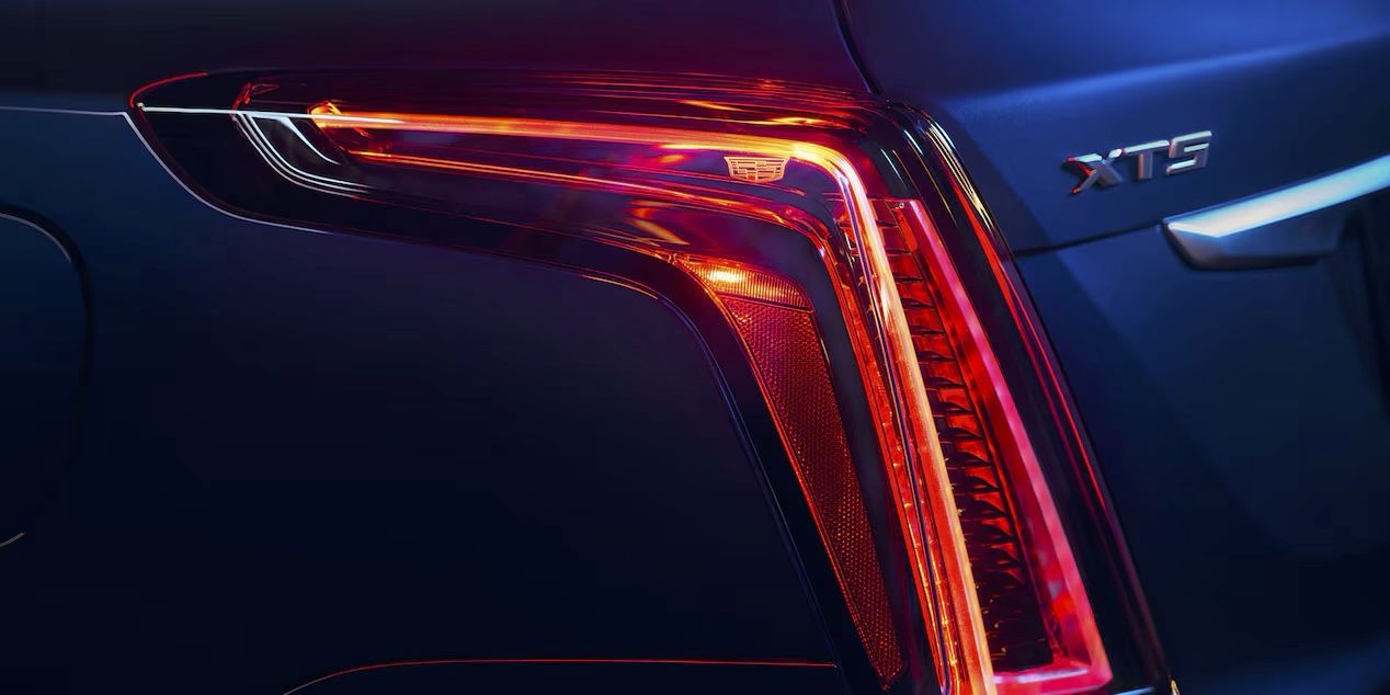 Close-up view of the Cadillac XT5 rear light.