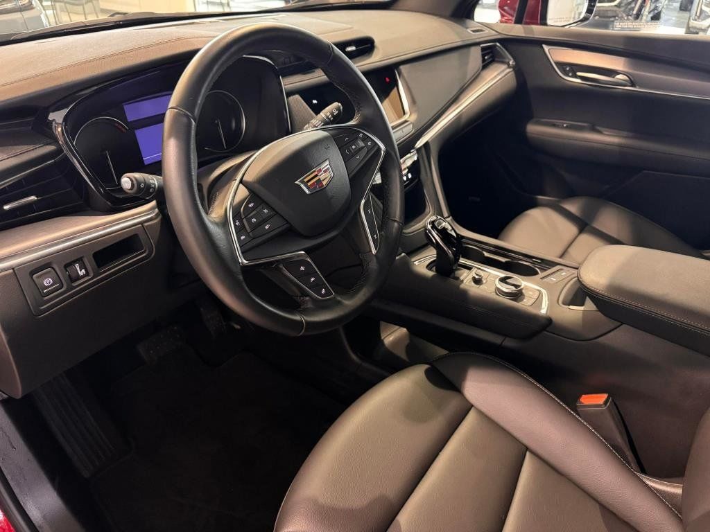 Dashboard view of a used Cadillac XT5.