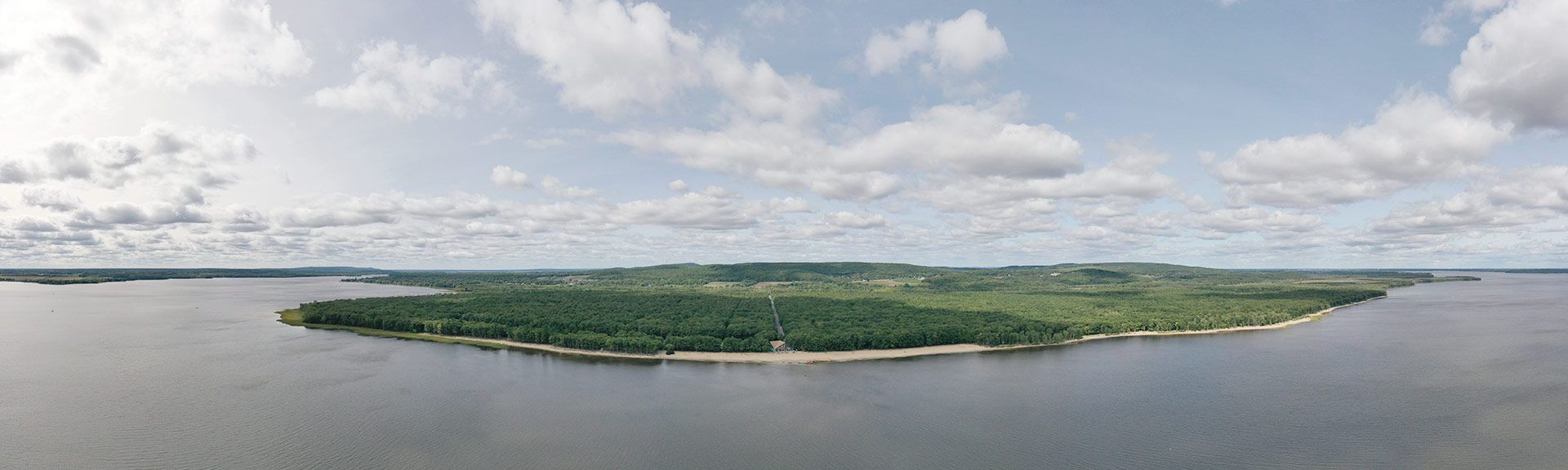 Vue Aérienne de la plage de Oka.