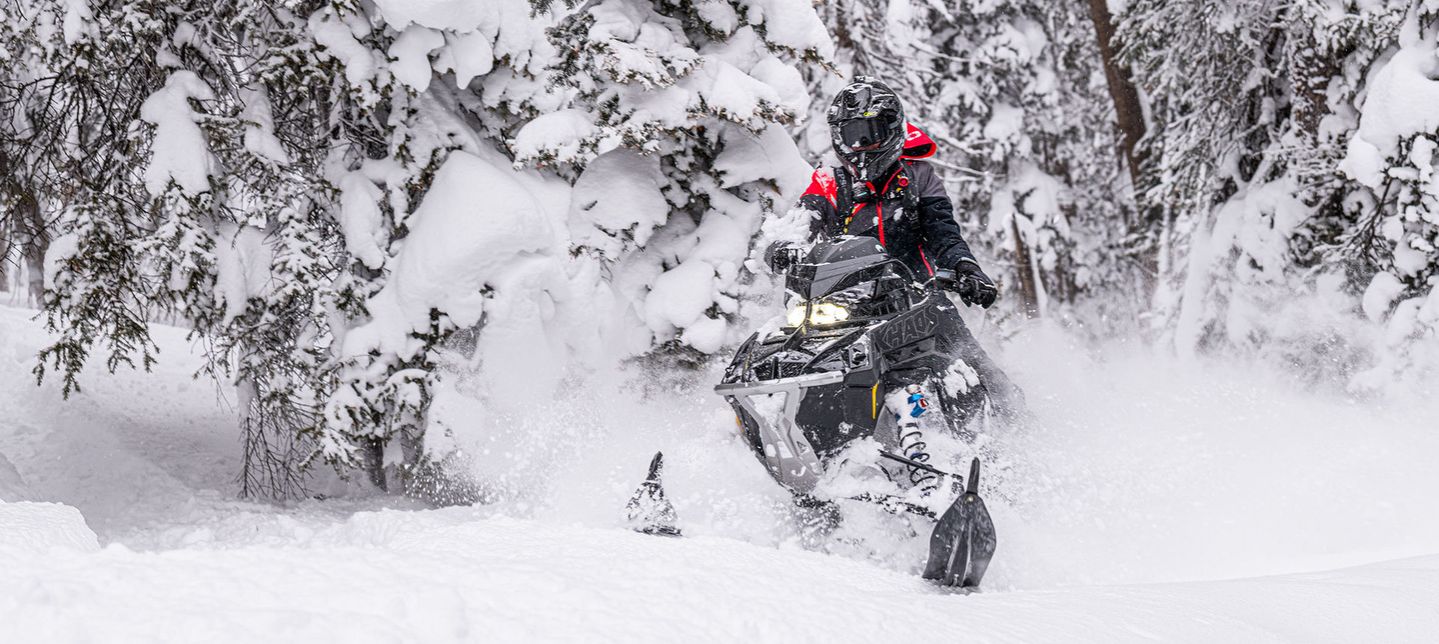 La gamme de motoneiges Polaris 2023 comporte des améliorations importantes au niveau des moteurs