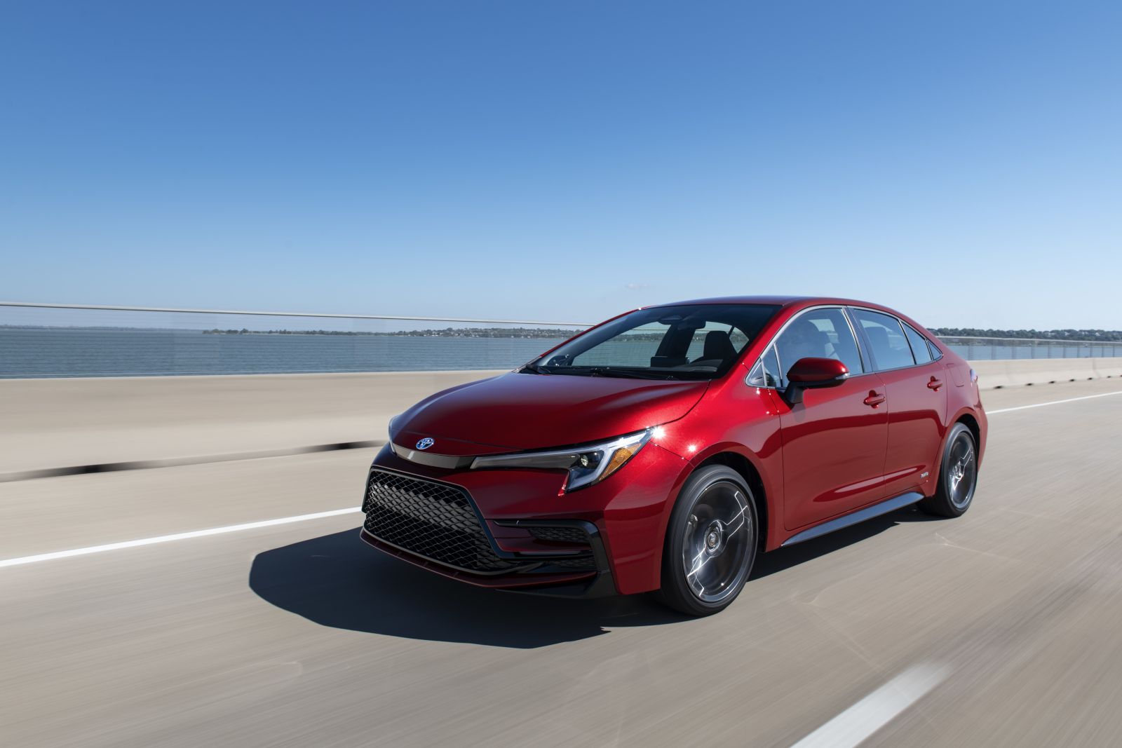 How Does the 2026 Toyota Corolla Hybrid Keep Commuting Costs Low?