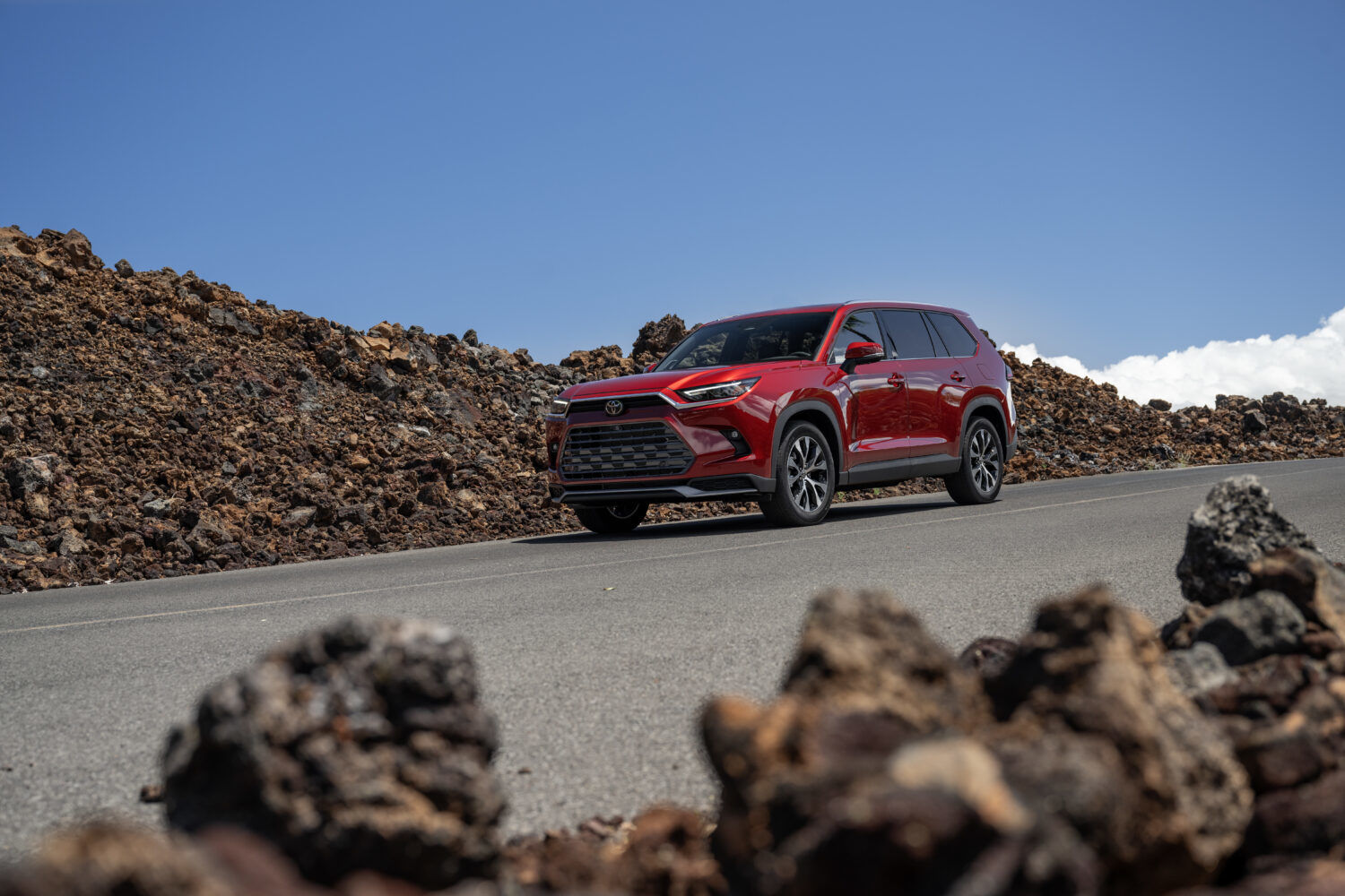 Gamme du Toyota Grand Highlander 2025 : Du XLE au Platinum hybride