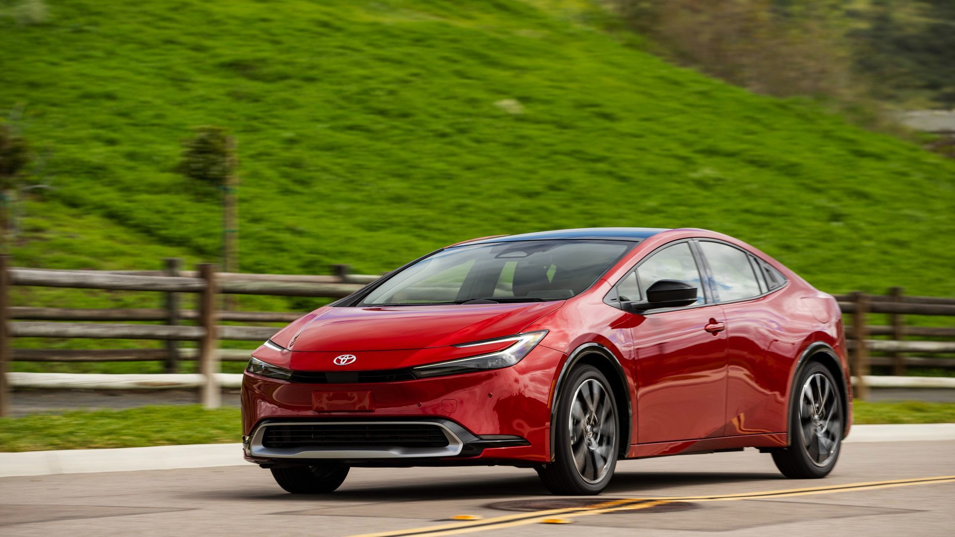 2027 Prius or Prius PHEV: Which Version Should You Choose?