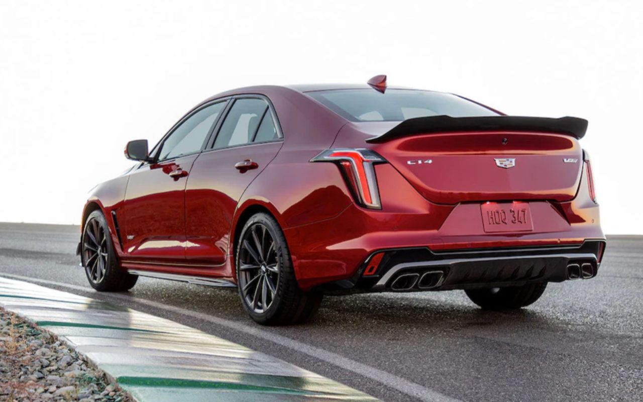 2023 Cadillac CT4V price and specs Cadillac Brossard