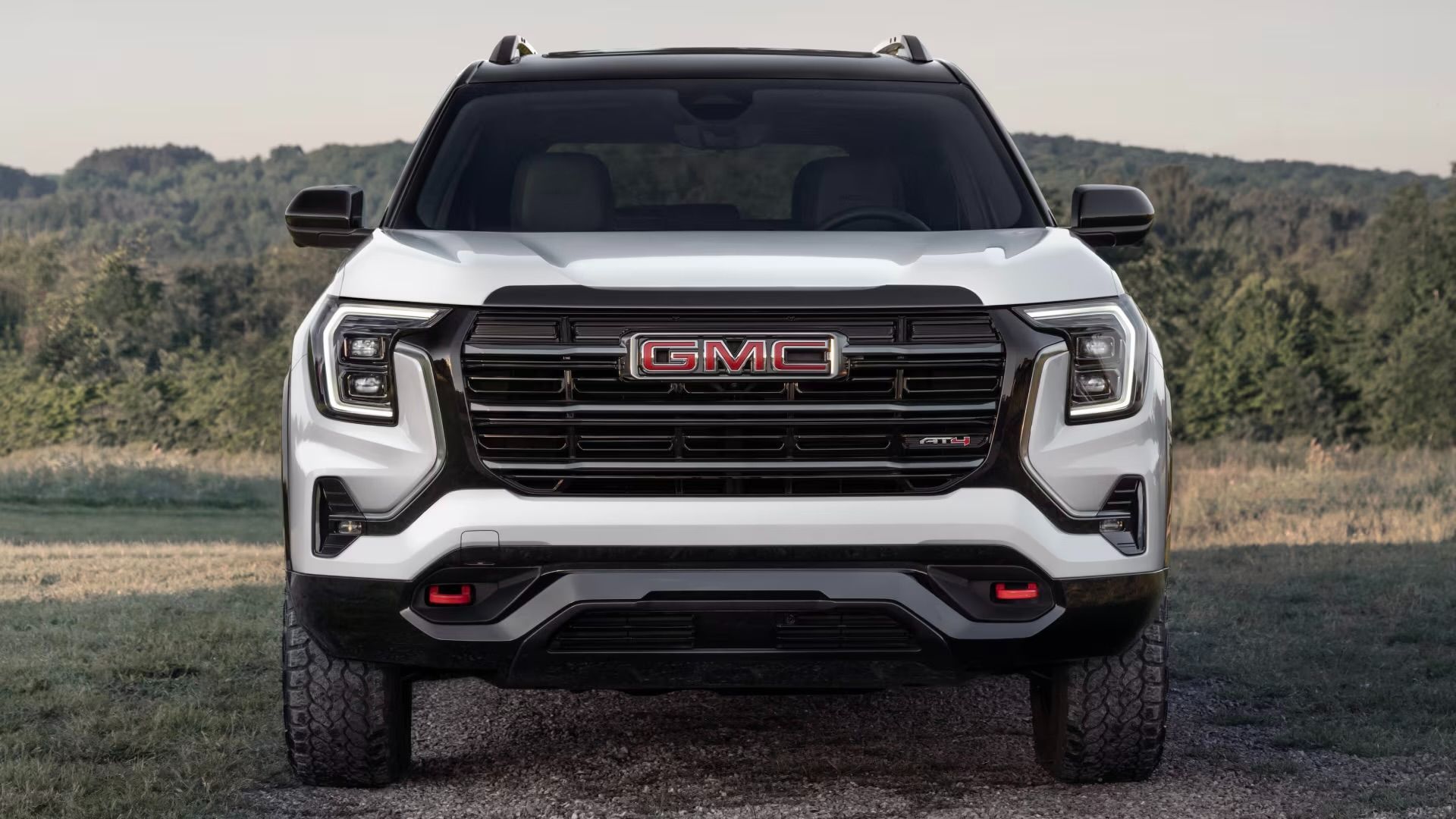 Vue rapprochée sur l'avant du GMC Terrain 2025.