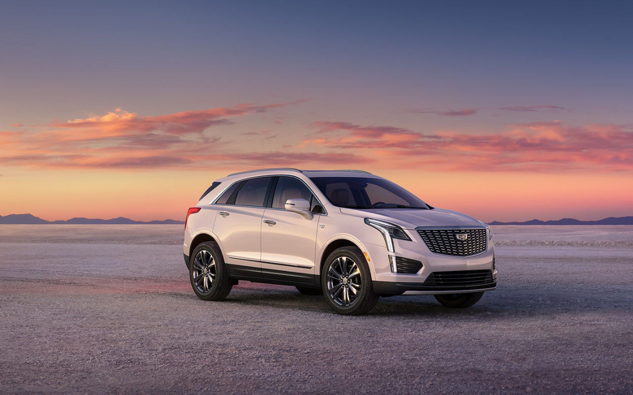 front side view of a 2025 Cadillac XT 5 in the desert