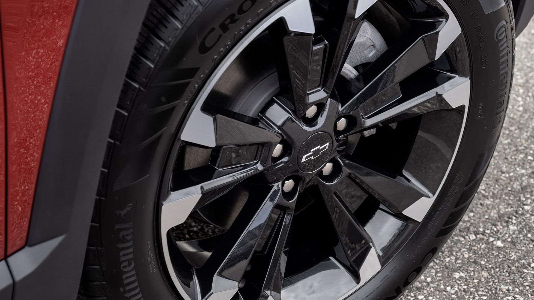 Close-up view of the Chevrolet Equinox 2025 front mag.