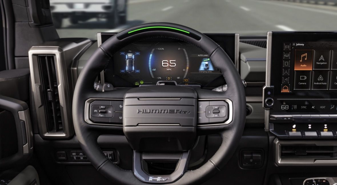 Le Système Regen On Demand du VUS Hummer EV 2024 diffusé sur l'écran indicateur du conducteur