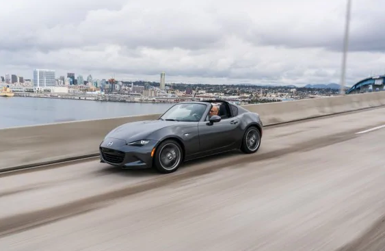 Essai routier - Mazda MX-5 RF : un classique revisité
