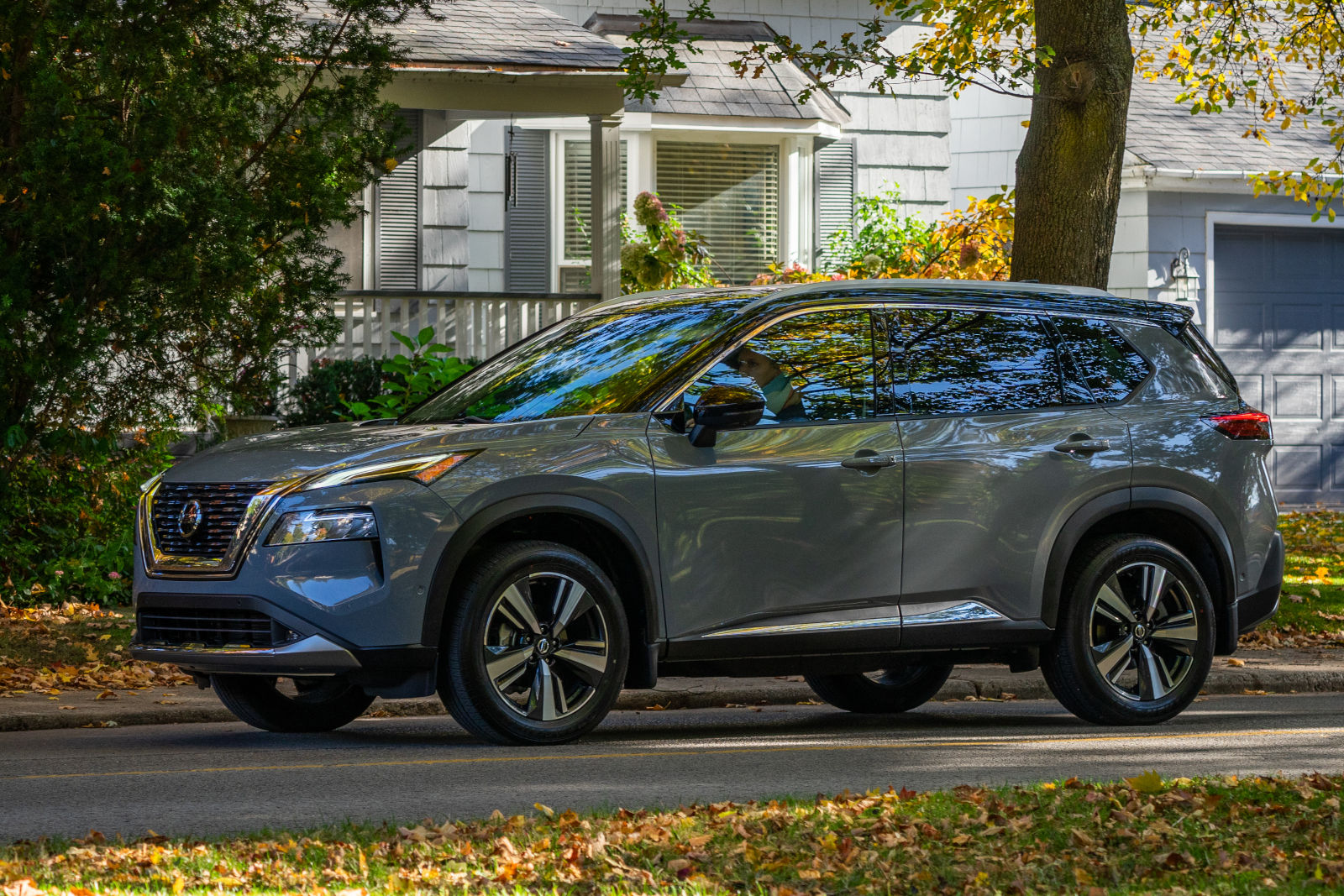 How to Choose Between the 2023 Nissan Rogue and the 2023 Nissan Pathfinder?