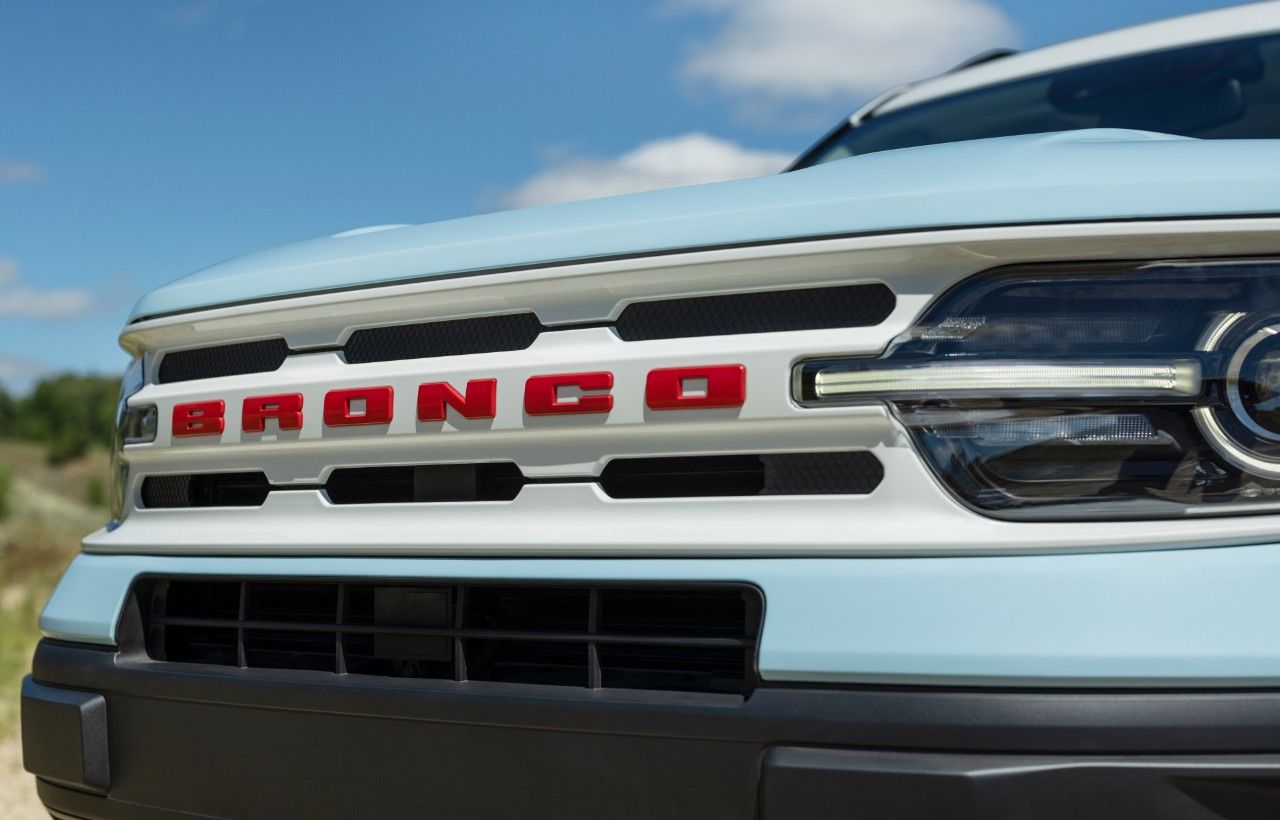 La calandre du Ford Bronco Sport Heritage avec les lettres BRONCO.