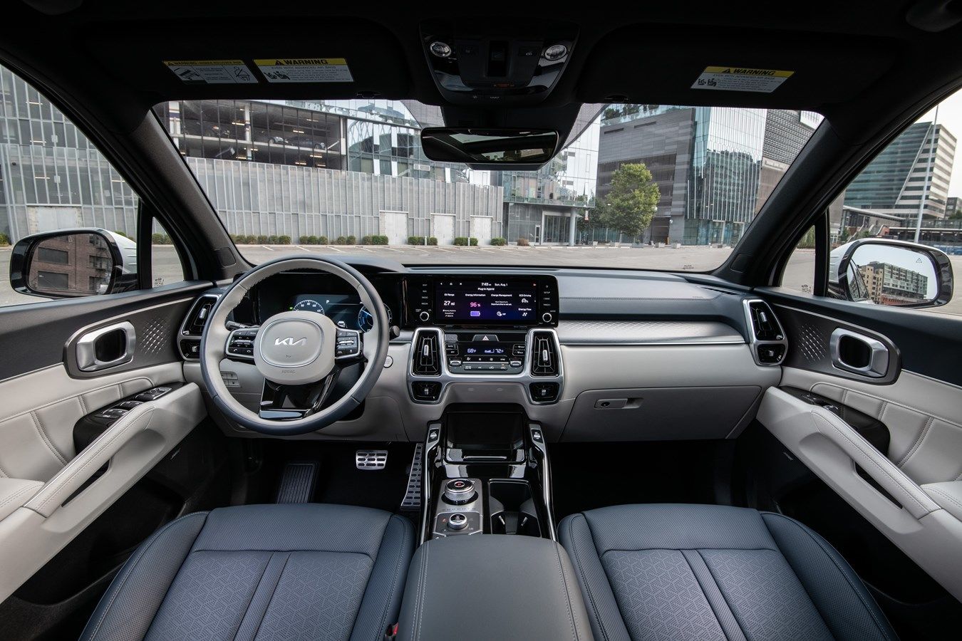 Front interior of the 2023 Kia Sorento PHEV including all its amenities and technologies.