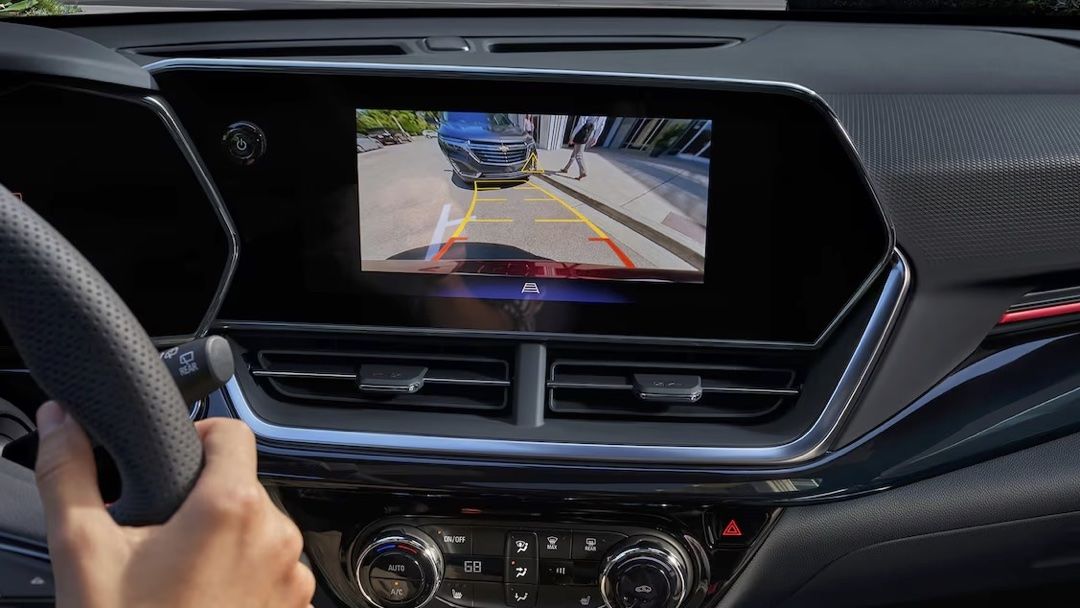 A demonstration of the Chevrolet Trax 2024 driver assistance system.