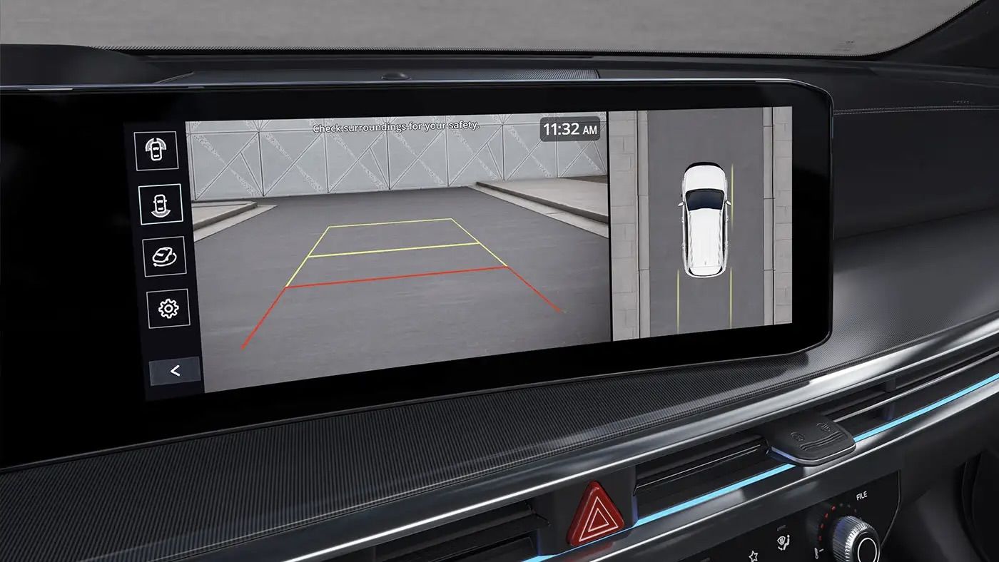 Demonstration of the Kia Sorento 2025 driver assistance system.