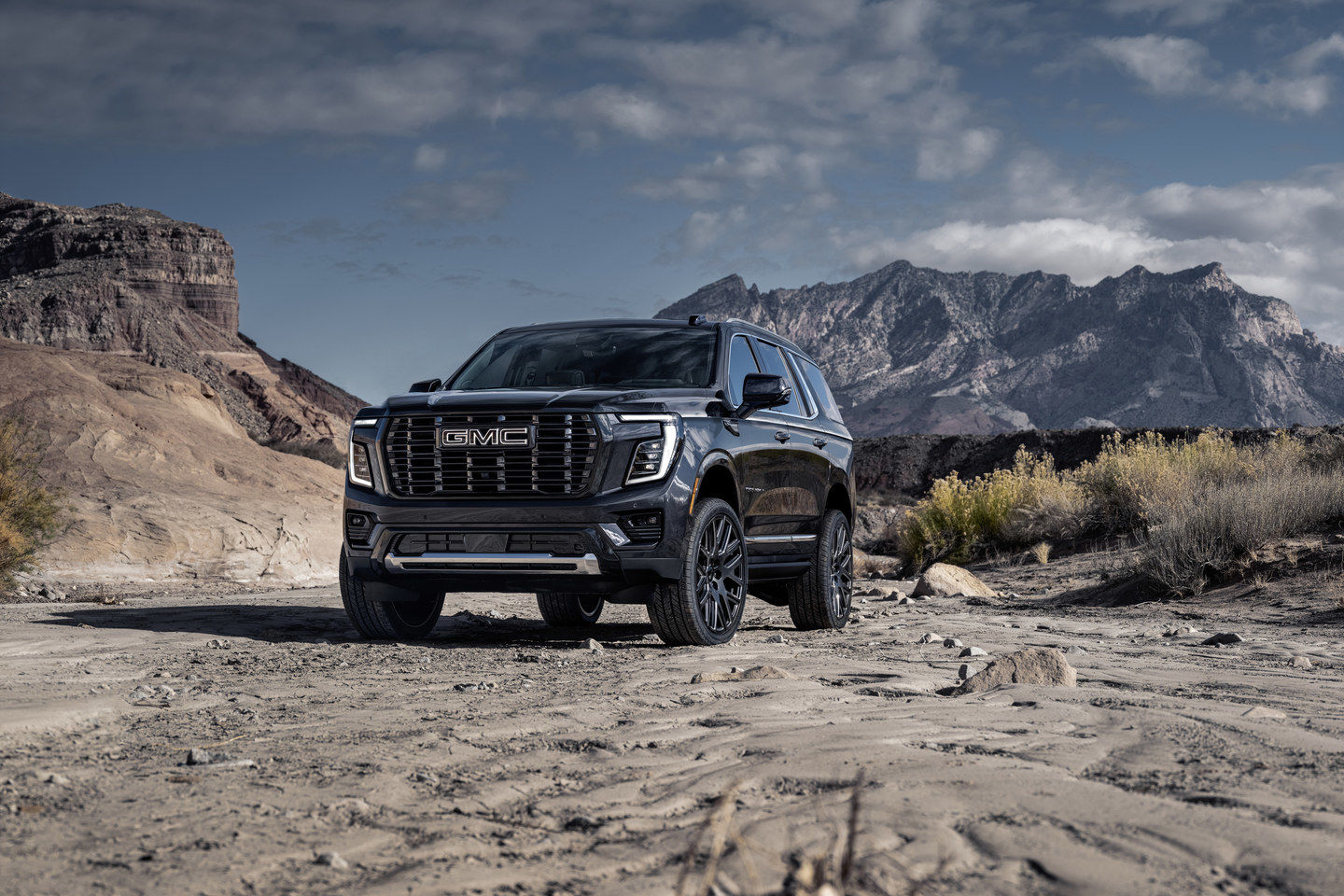 GMC dévoile le Yukon 2025 : Un nouveau design, des technologies améliorées et une nouvelle version AT4 Ultimate