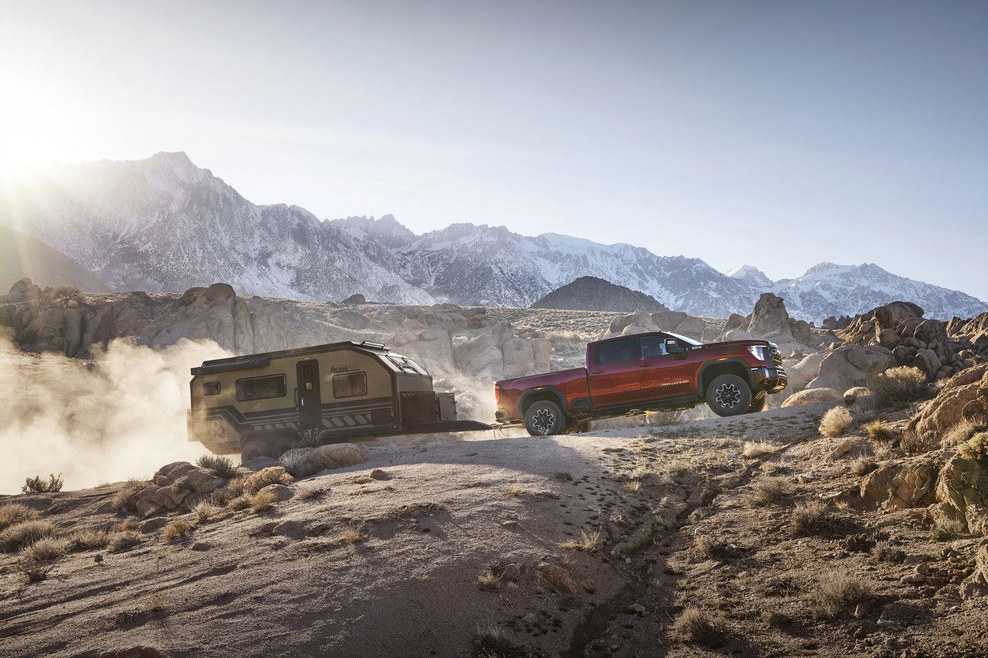 Sellette ou attelage col-de-cygne : ce que peut tirer un GMC Sierra 2500 HD AT4 2026