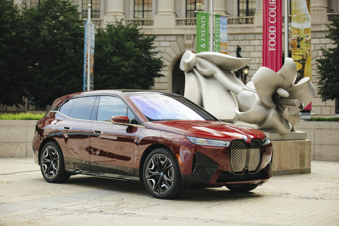 BMW iX 2023 : un regard sur les différentes versions