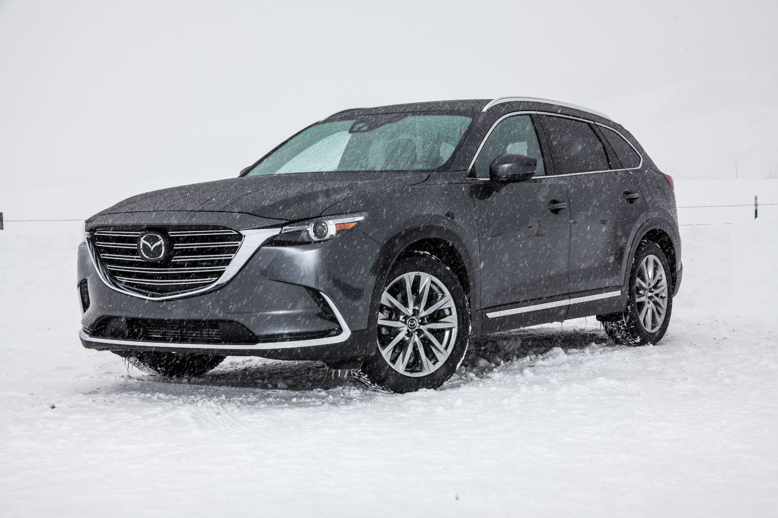 Maîtriser l'hiver avec Mazda : Guide des pneus