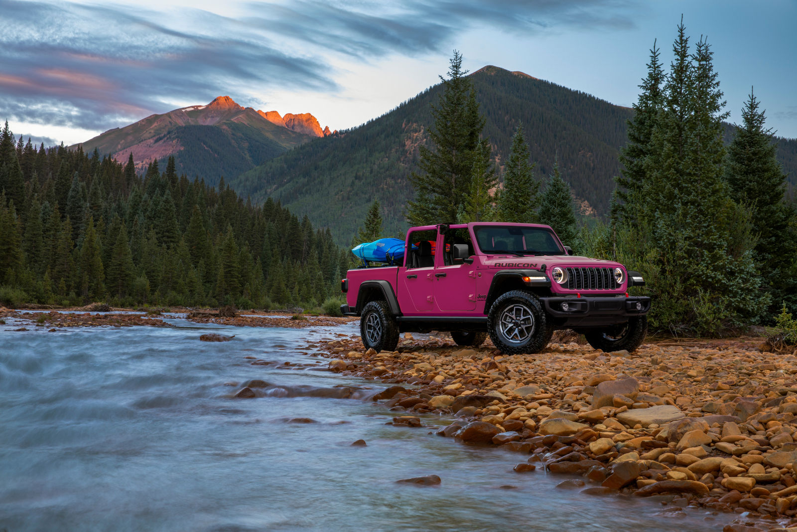 Le Jeep Gladiator 2024 adopte la couleur Tuscadero, disponible sur les modèles Mojave et Rubicon