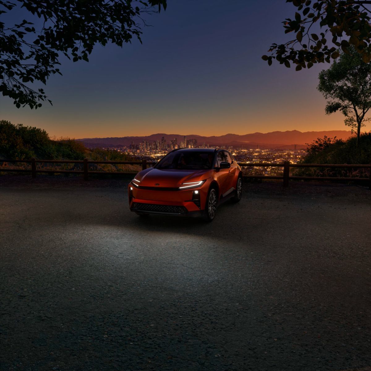 Toyota ramène le C-HR et en fait un VUS électrique