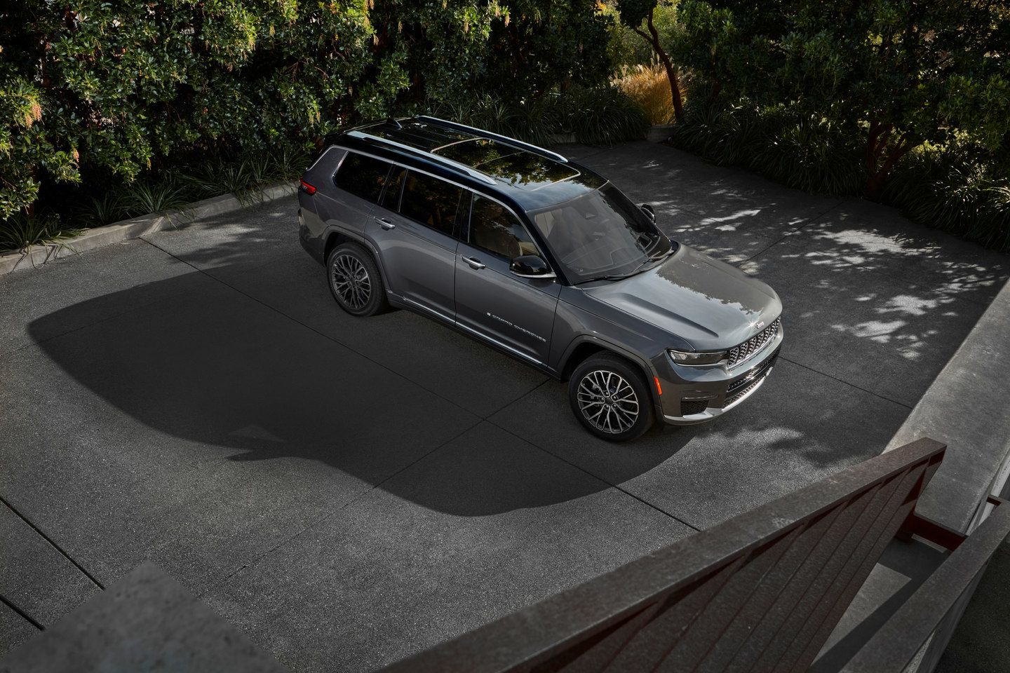 From Grand Cherokee to Pacifica: Which Safety Tech Wins Montreal-Est School Runs?