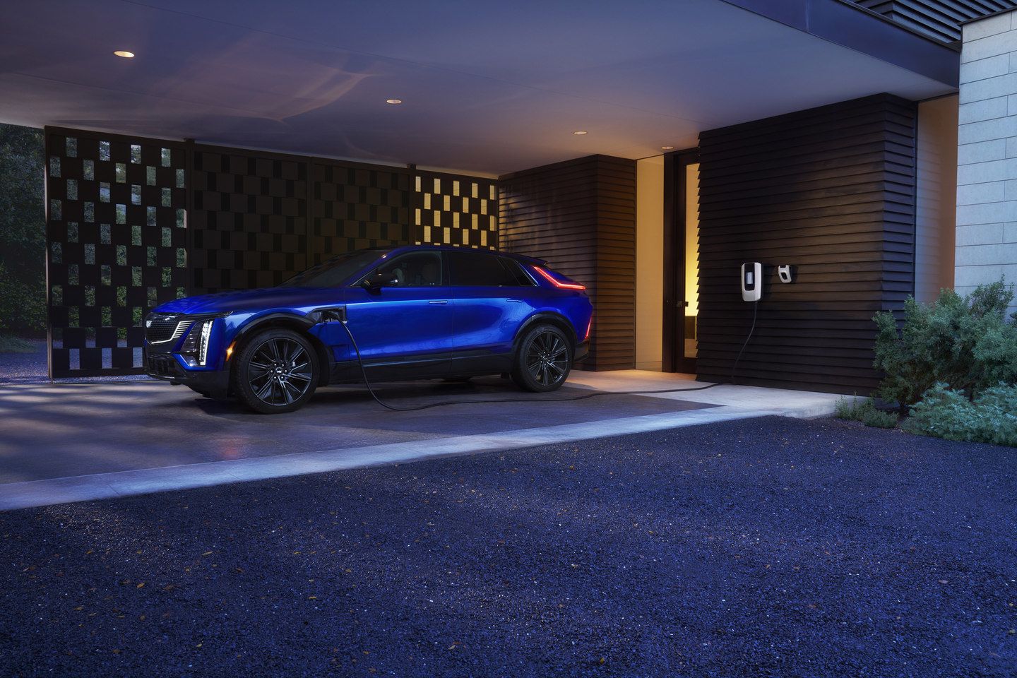 Cadillac OPTIQ vs LYRIQ 2026 : faire le bon choix entre les VUS électriques compacts et intermédiaires de Cadillac