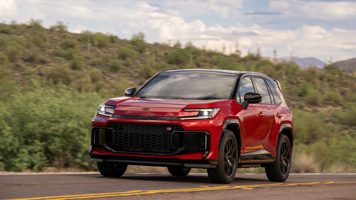 Le tout nouveau RAV4 GR SPORT hybride rechargeable 2026 : puissance et autonomie électrique au rendez-vous