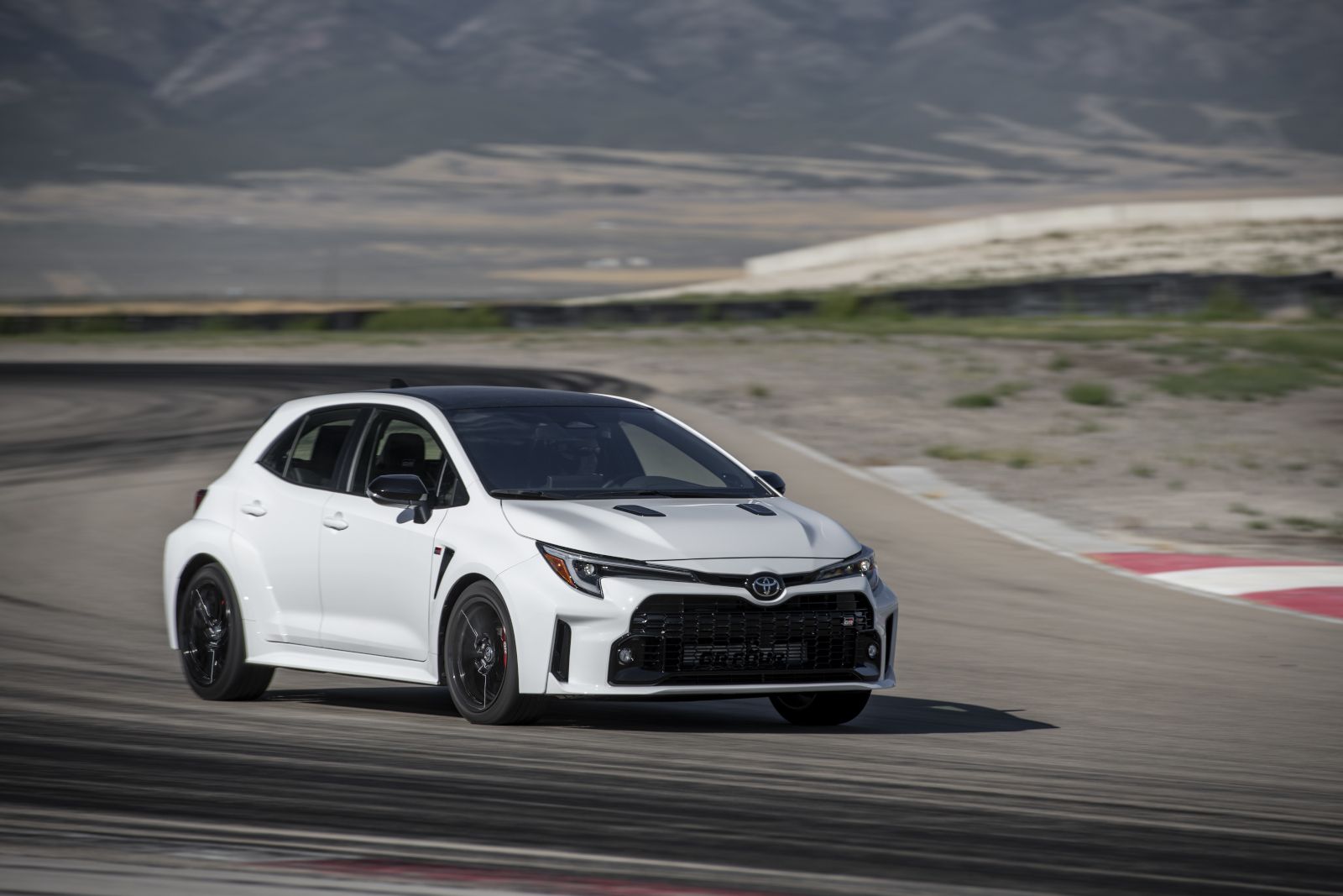 Ce que le rouage intégral GR-FOUR apporte à la Toyota GR Corolla 2026