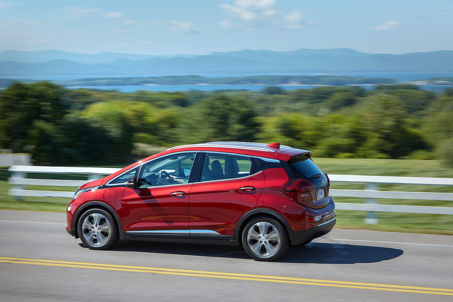 Chevrolet Bolt 2020 vs Nissan LEAF Plus : Si l’autonomie compte pour vous