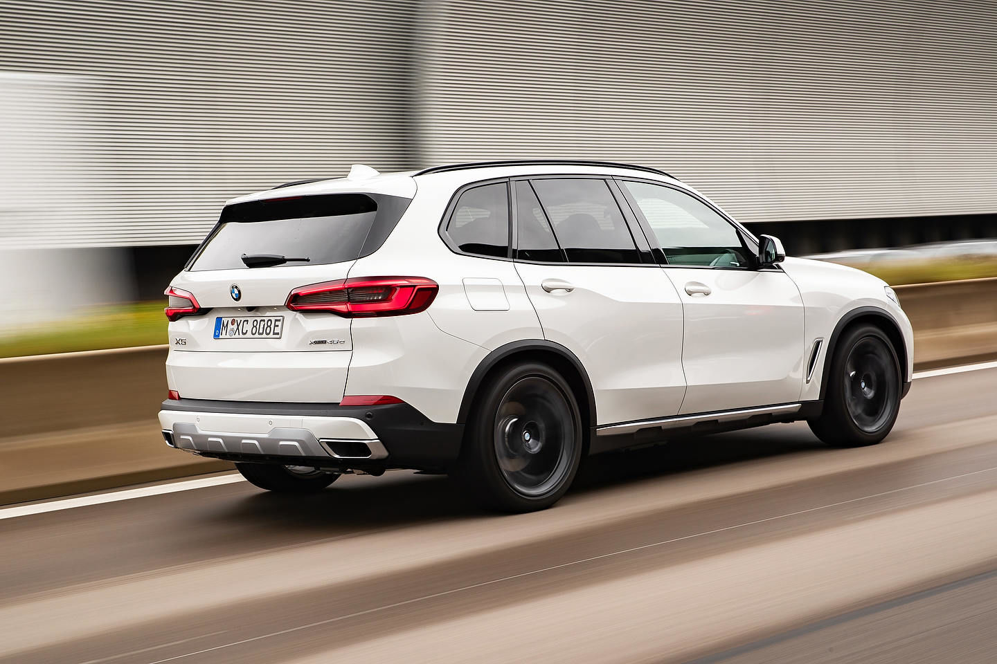 BMW X5 2021 vs Range Rover Sport 2021: Luxe et performances à l’allemande