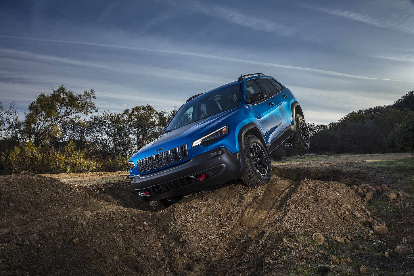 Jeep Cherokee 2021 vs Nissan Rogue 2021 : le choix et la robustesse