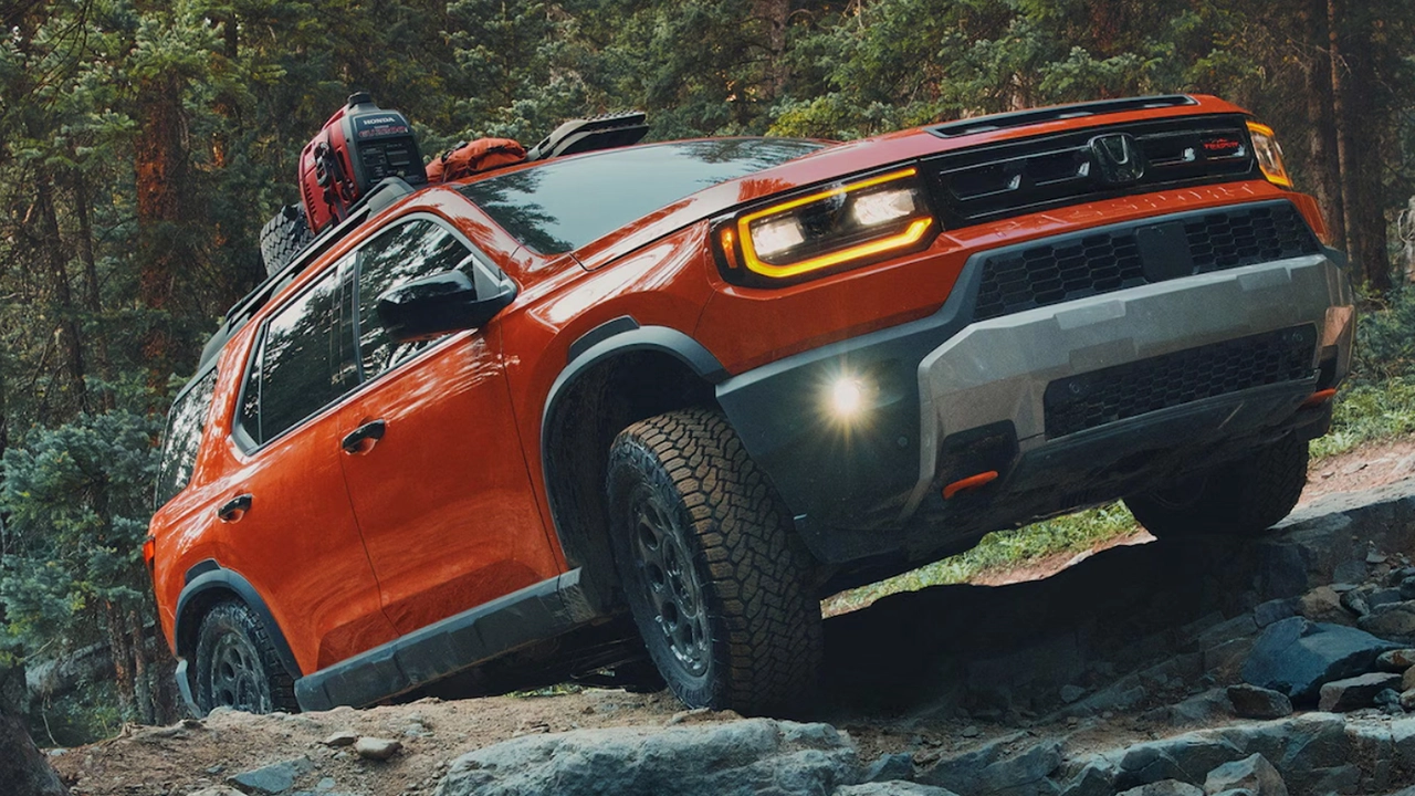 Vue 3/4 avant et lat&eacute;rale du 2026 Honda Passport et sa capacit&eacute; de chargement