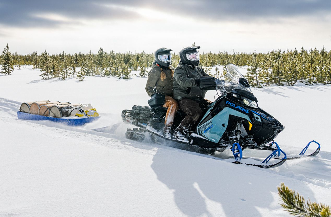 Polaris TITAN ou Voyageur Adventure Ultimate 2026 : comparaison côte à côte