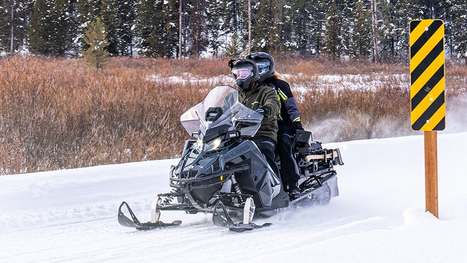 Polaris Titan Adventure: traverser les bancs de neige de Bellechasse en tout confort