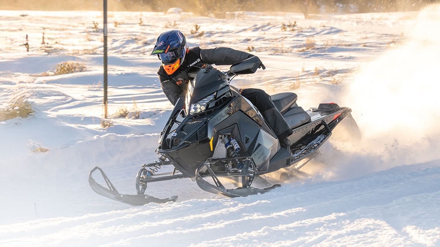Guide d'entreposage de motoneige étape par étape : protégez votre Polaris jusqu'à l'automne