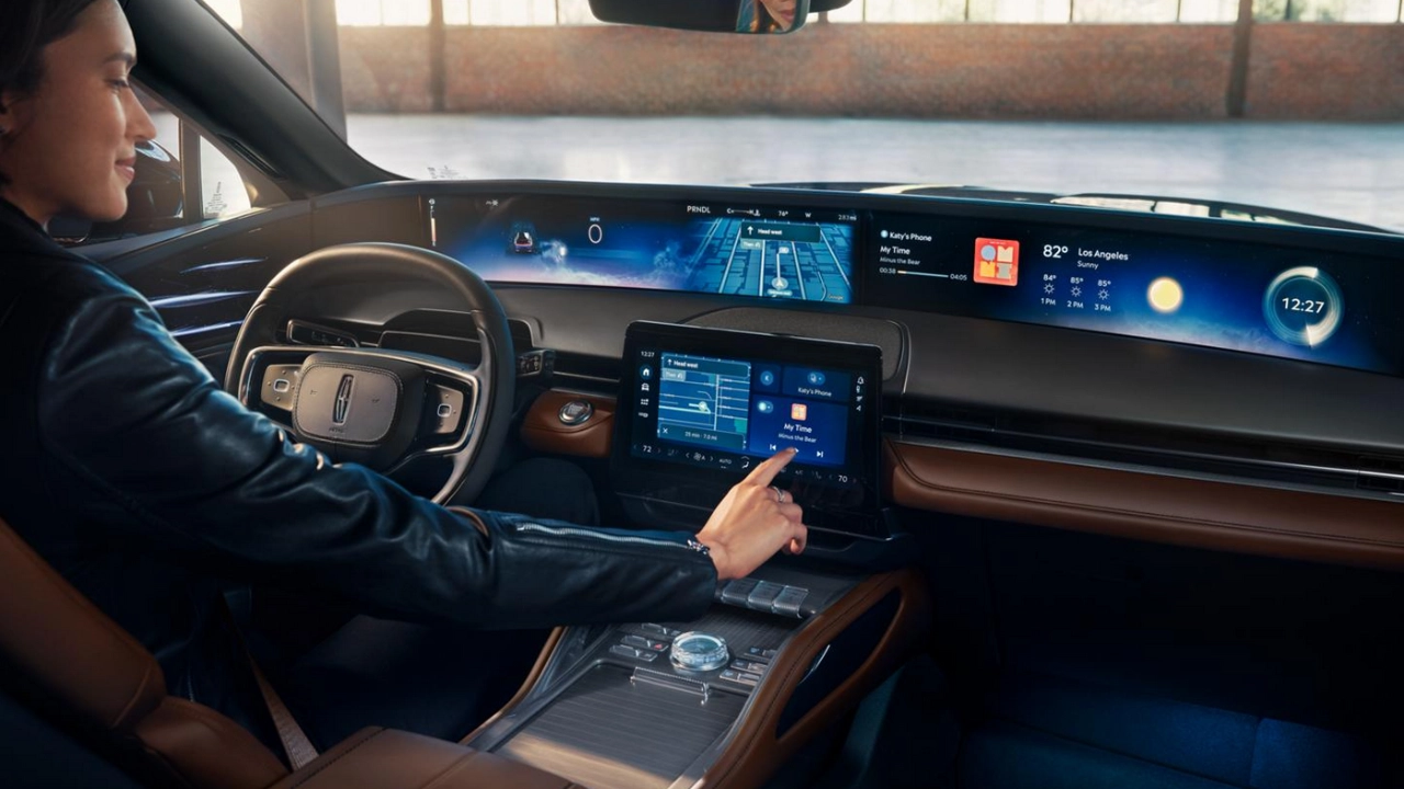 cockpit and dashboard view of a 2026 Lincoln Nautilus
