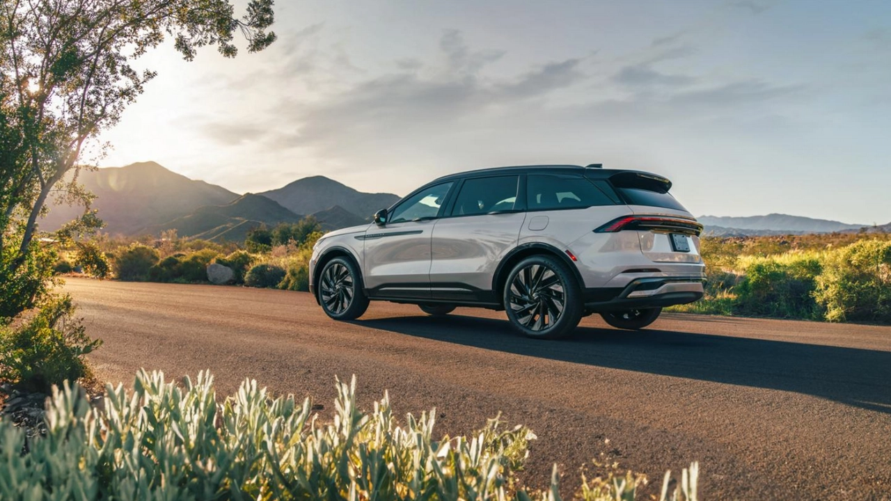 2026 Lincoln Nautilus: price and specs