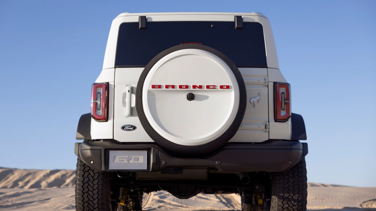 vue arri&egrave;re d'un Ford Bronco 2026