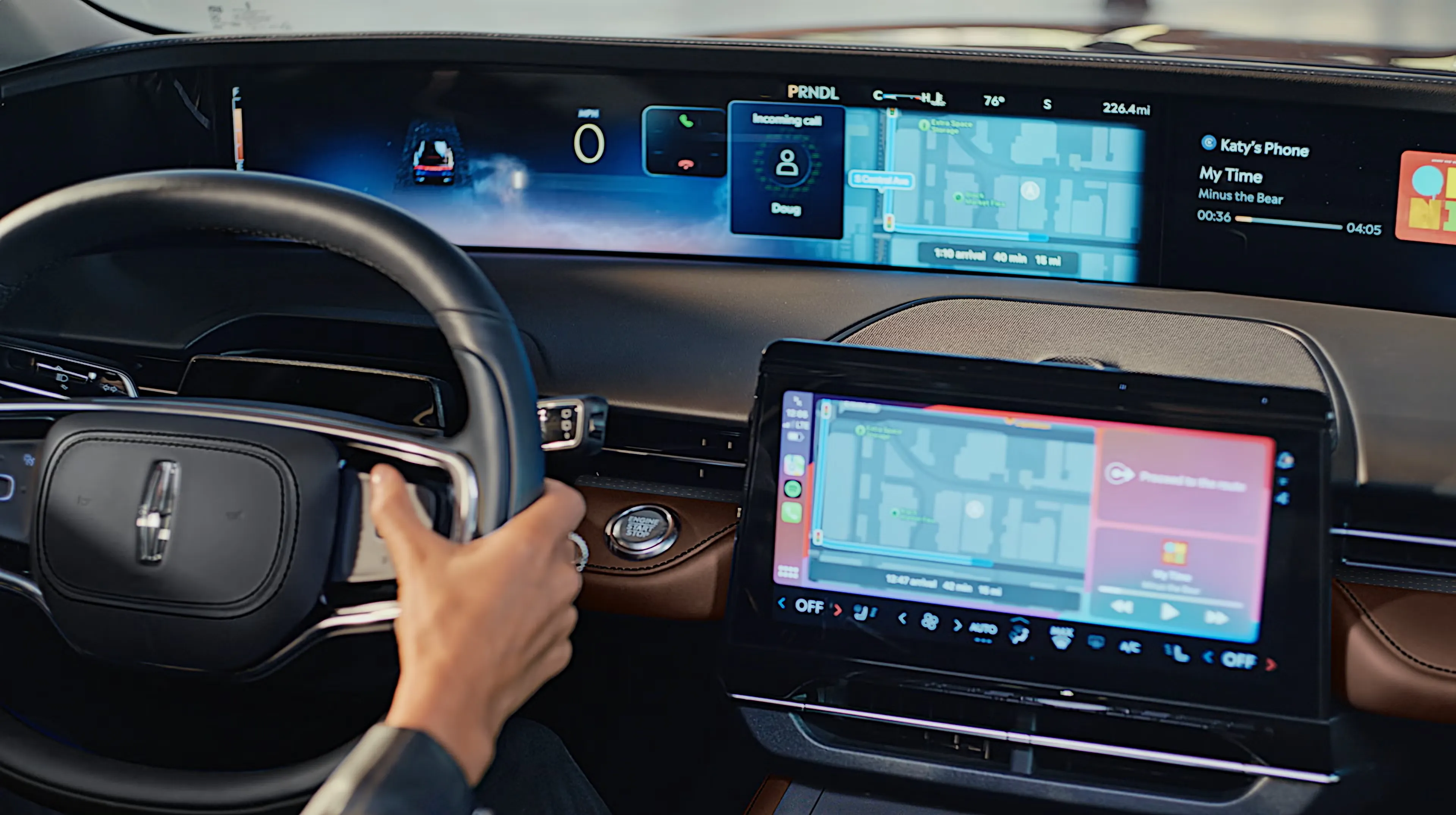 Panoramic screen and touch screen of the Lincoln Nautilus.