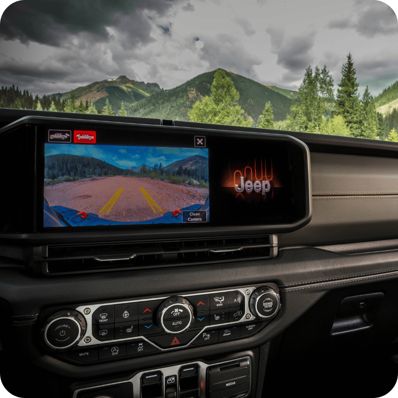 Camera display of a Jeep Gladiator.