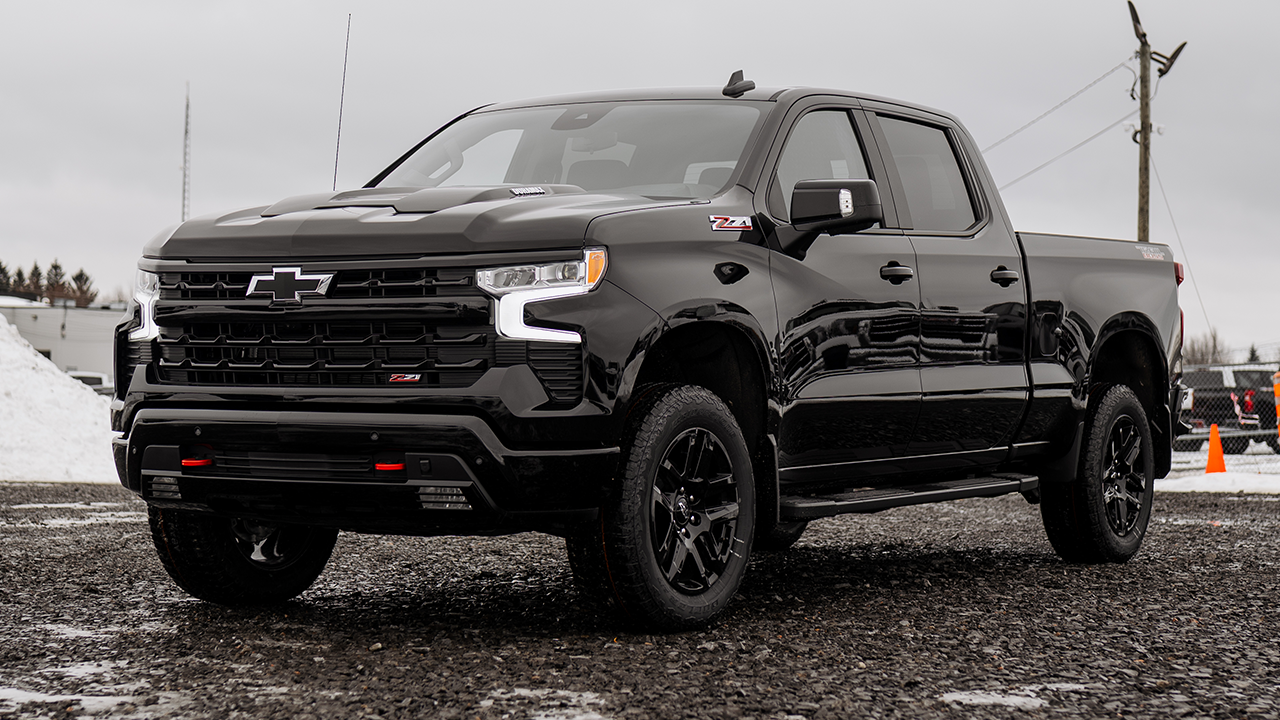 3/4-front and side view of the 2026 Chevrolet Silverado 1500 with a short bed