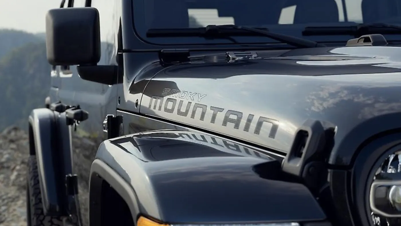 Close-up of the Jeep Wrangler Sarge hood with the military-style '1941' decal.
